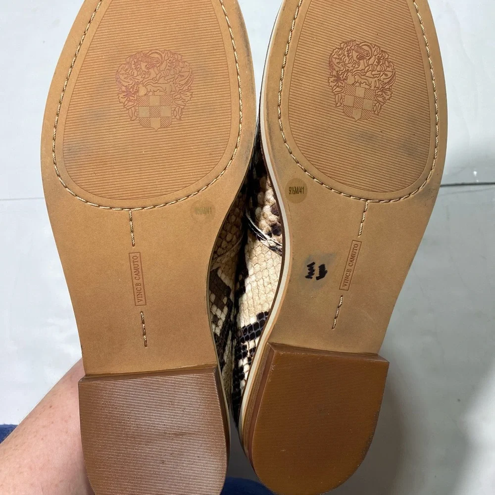 Vince Camuto Leather Tan&Black Snake Print Woman’s Slip  On Loafers 9.5 - Picture 12 of 12
